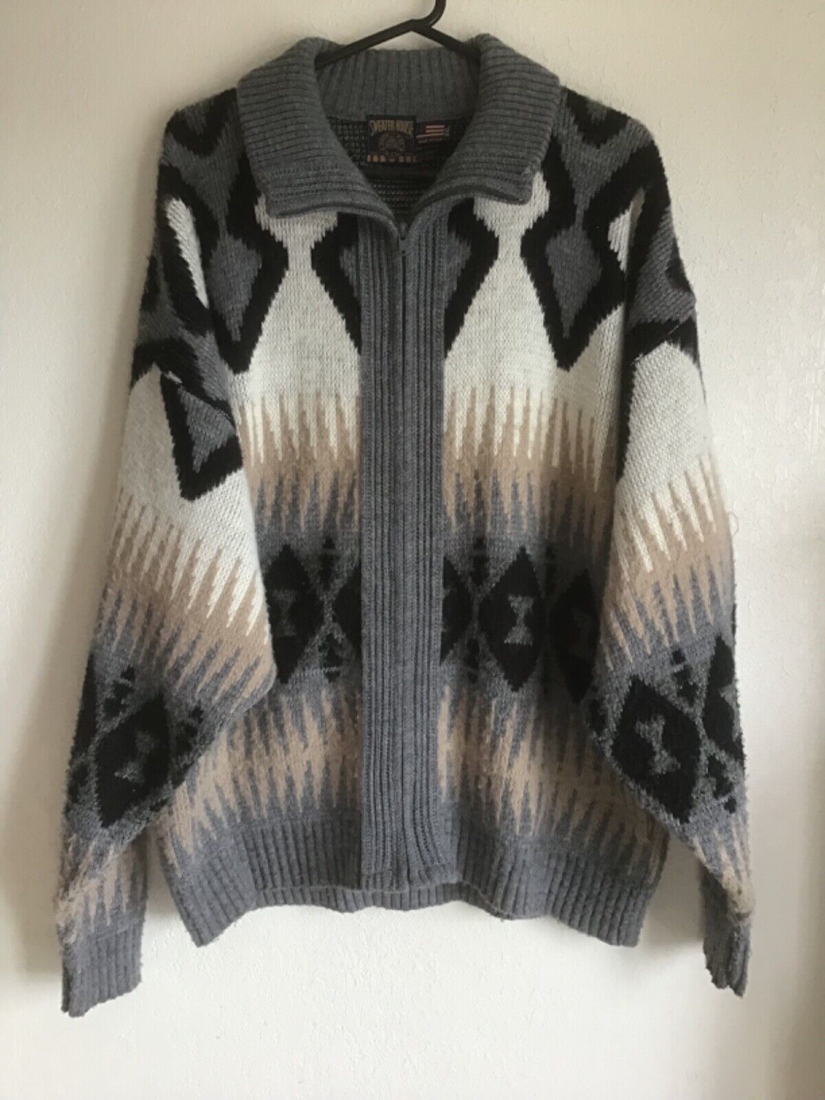 Picture 1 of 3