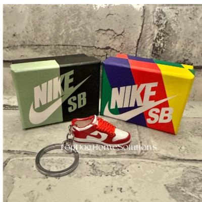 Nike SB Dunks 3D Schlüsselanhänger Trainer University rot/weiß inkl. Box Sneaker Geschenk Key