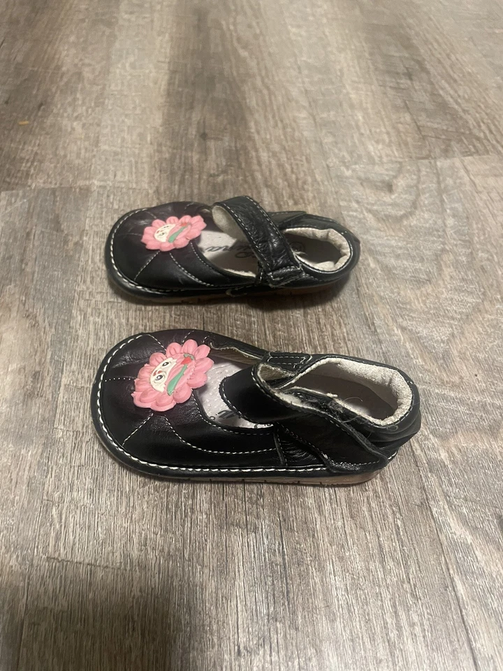 Luna Negro Mary Janes Zapatos Bebé Niñas Foto 2 de 4