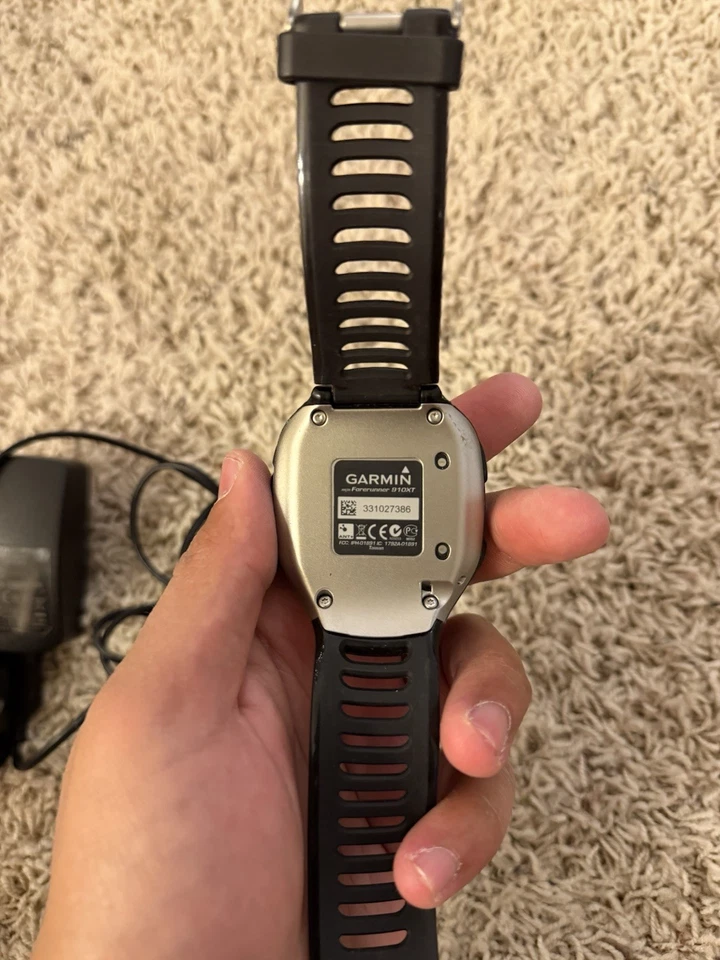 Garmin Forerunner 910XT Triathlon GPS-Sportuhr mit Ladegerät funktioniert - Bild 3 von 4