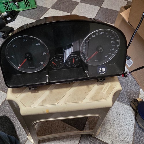 VW  Touran 1T Tacho Kombiinstrument 1T0920872F