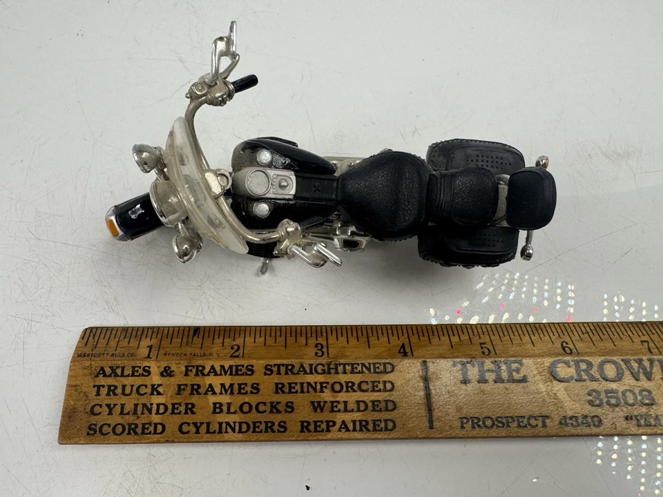 Hot Wheels Black Harley Davidson Heritage Softail Classic 1:18 Scale Diecast - Image 4 of 4