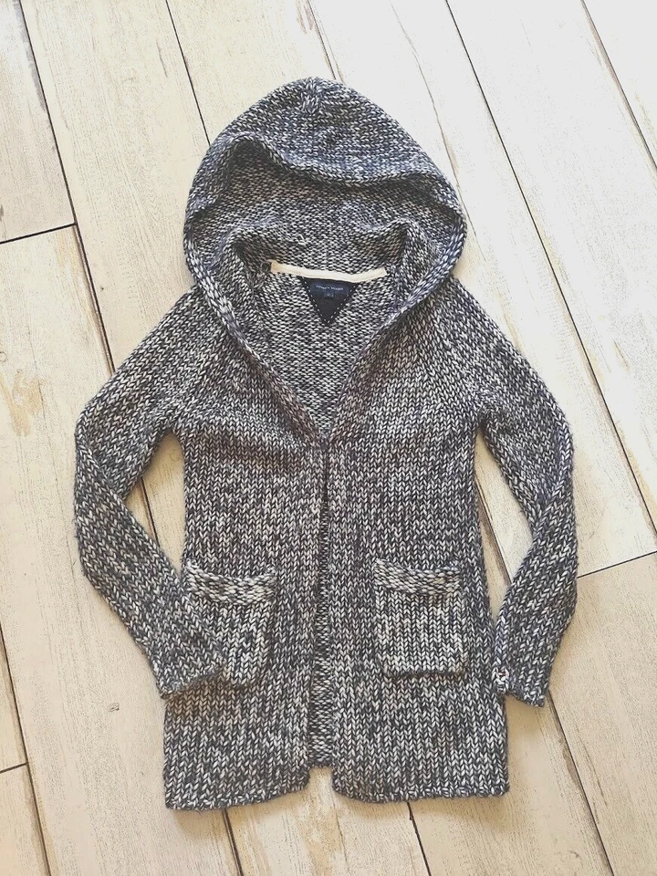 😍😍😍 Tommy Hilfiger Wool Blend Knitted Cardigan  size 12 yrs - Image 3 of 4