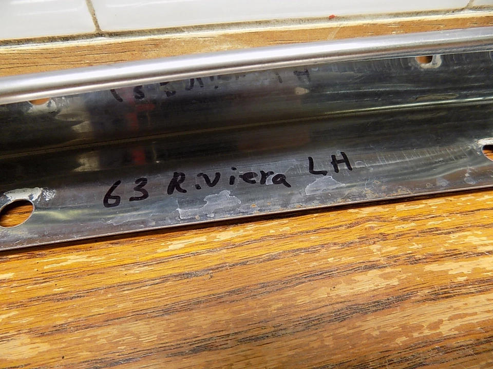 Buick Riviera 1963-1965 poste de parabrisas moldura exterior conductor Foto 2 de 4