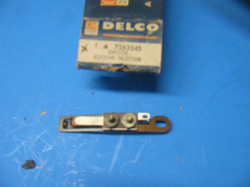 1953 Oldsmobile Nos GM Wonderbar Radio Station Selector Switch 7263345