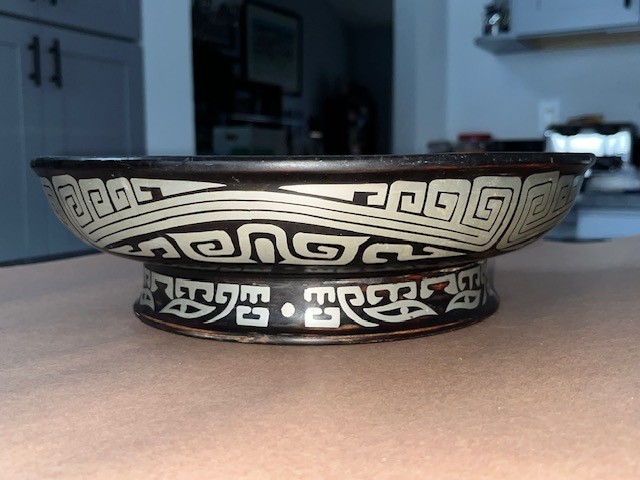 VINTAGE ANTIQUE HSIU ANG LACQUER WARE MADE IN TAIWAN CHINA 11.5" DIAM BOWL