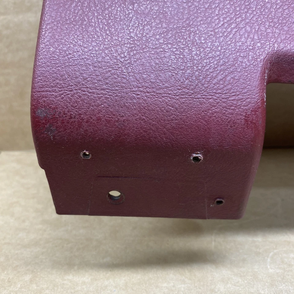 Красный нижний коленный валик для приборной панели Dodge Ram 1994-1997 годов выпуска - Изображение 3 из 4