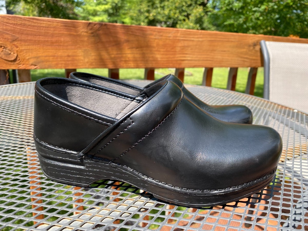 Dansko Shoes Womens Pro XP Black Leather Nursing Clogs