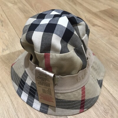 帽子 BURBERRY LONDON ENGLAND BUCKET HAT BURBERRY London Black Padded Nylon Bucket Hat Horseferry