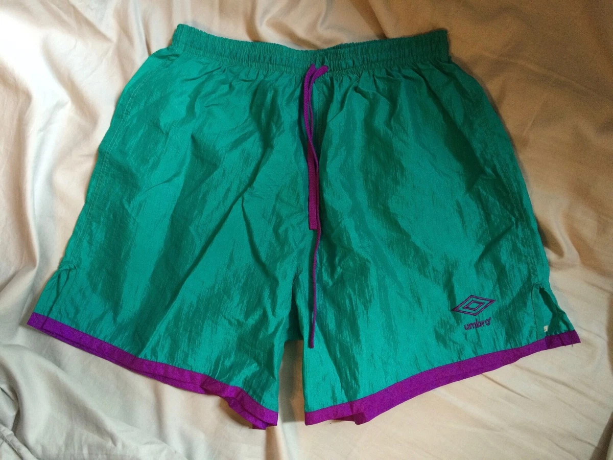 90s UMBRO アンブロ ナイロンショーツ 緑 M ヴィンテージゲームパンツ Umbro Nylon Green Shorts for Men for sale | eBay