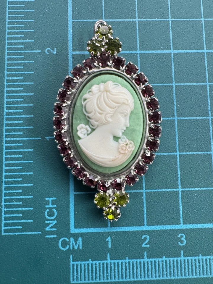 Tarina Tarantino Barrette Green Cameo Barrette Hair Clip Purple & Green Rhinest Foto 4 de 4