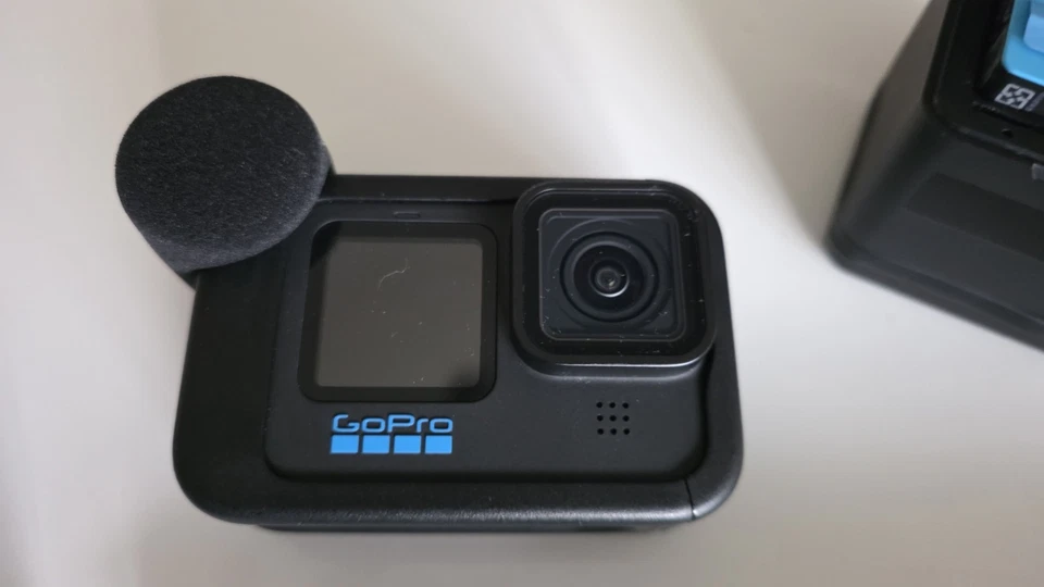 GoPro HERO10 Black 5.3K UHD Action Camera 3 X Batteries, Media Case - Image 3 of 4