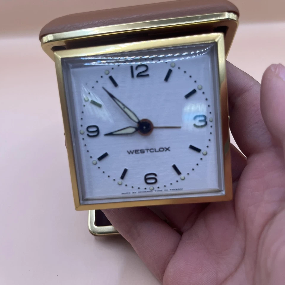 Reloj despertador de viaje plegable vintage Westclox cuerda mecánico estuche marrón retro Foto 2 de 4