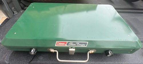 Vtg Coleman Propane Two Burner Camp Stove Model #5400 (Green) W/Box/Manual(NOTE)