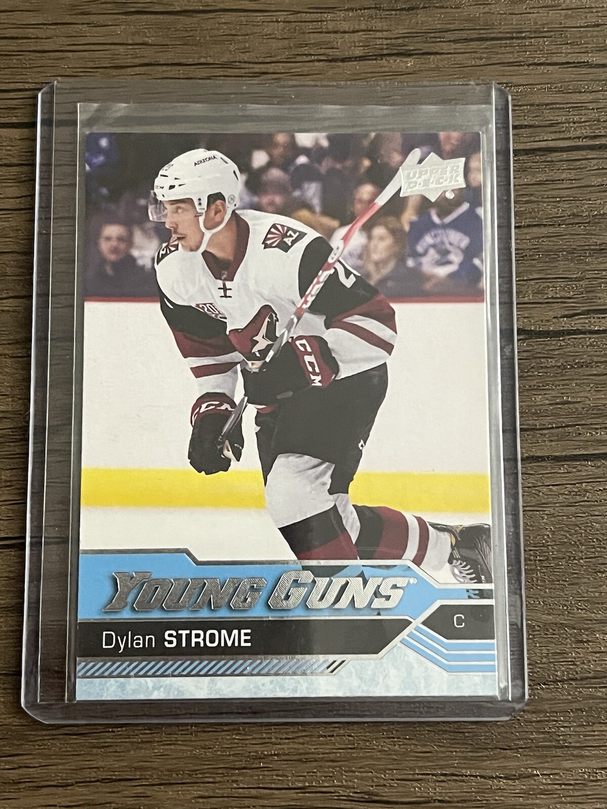 2016 Upper Deck Young Guns Dylan Strome RC #498