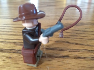 Lego Indiana Jones Minifigure with accessories Whip Gun 7623 7626