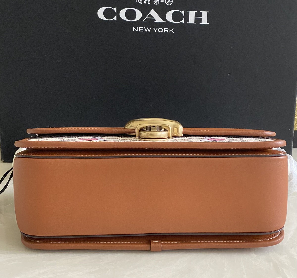 Quyên Đinh 　COACH バッグ NWT COACH SIGNATURE JACQUARD/LEATHER PENGUIN STUDIO BAG