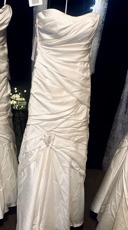 CASABLANCA BRIDAL - STYLE 2037 IVORY SATIN, FIT FLARE NEW WITH TAGS, SIZE 8  - Image 2 of 4