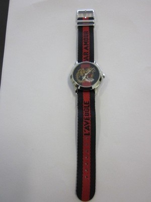 Gucci G-Timeless Quartz Le Marché Des Merveilles Tiger Embroidered Dial Watch