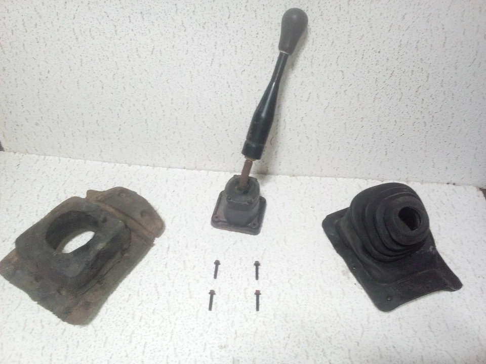 96-04 Chevrolet S10 GMC Sonoma 5 Speed Manual Transmission Shifter Assembly 4×4 - Image 2 of 4