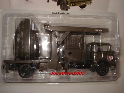 Camion militaire Berliet VTC verte foncé transport de têtes