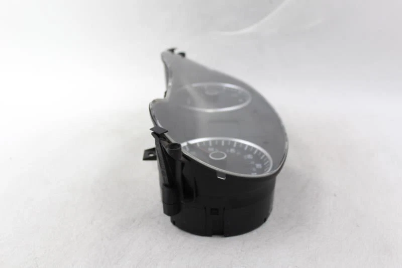 Grupo de velocímetros 74 k millas MPH para Volkswagen Jetta 2011-2012 OEM #28185 Foto 4 de 4