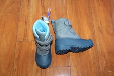 NWT BOYS CARTERS SZ 9 BOOTS WINTER SNOWING WATERPROOF