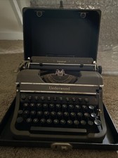 Vintage Typewriter  thumbnail