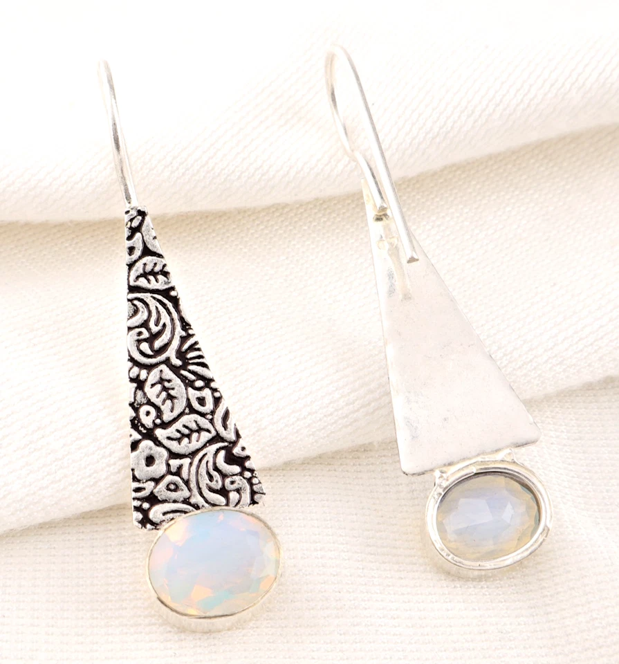 Impresionantes pendientes de joyería hechos a mano de plata de ley 925 con piedras preciosas de ópalo lechoso de 1,90" Foto 2 de 4