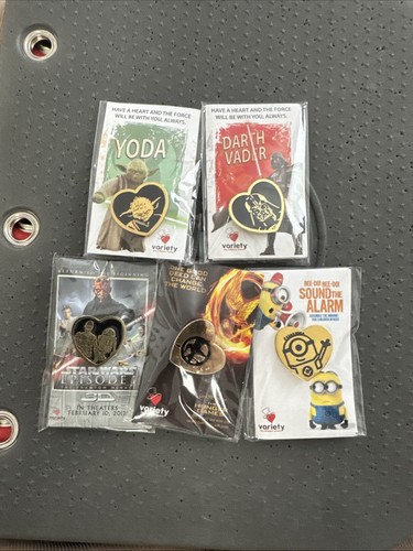 Lote 5 prendedores de variedad Star Wars Yoda, C-3PO R2-D2 y Darth Vader Minions Hunger Gam - Imagen 1 de 8