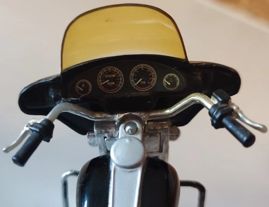 Harley Davidson FLHT Electra Glide Standard Motorrad-Modell von Maisto 1:18 H-D - Bild 4 von 4