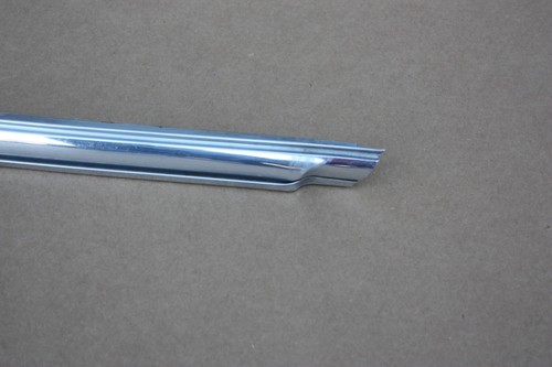1973 thru 1976 C3 Corvette Windshield Reveal Molding Right Passenger Side 331846 - 第 2/5 張圖片
