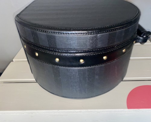 Vintage Victoria’s Secret Store Display Trunk Luggage Prop Black RARE HTF - Picture 6 of 7