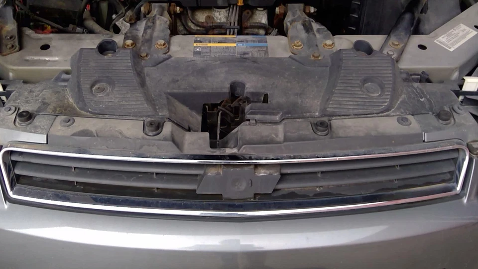 Parrilla superior usada se adapta a: Chevrolet Impala 2008 exc. SS superior grado superior A Foto 3 de 4