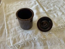 Antique Salt Glazed Dark Brown Crock w/wire bail metal clamp handle