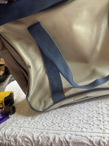Iveco Ford Truck Holdall Bag - Picture 9 of 16