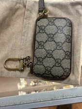 Gucci GG Supreme Zip Pouch / Key Pouch