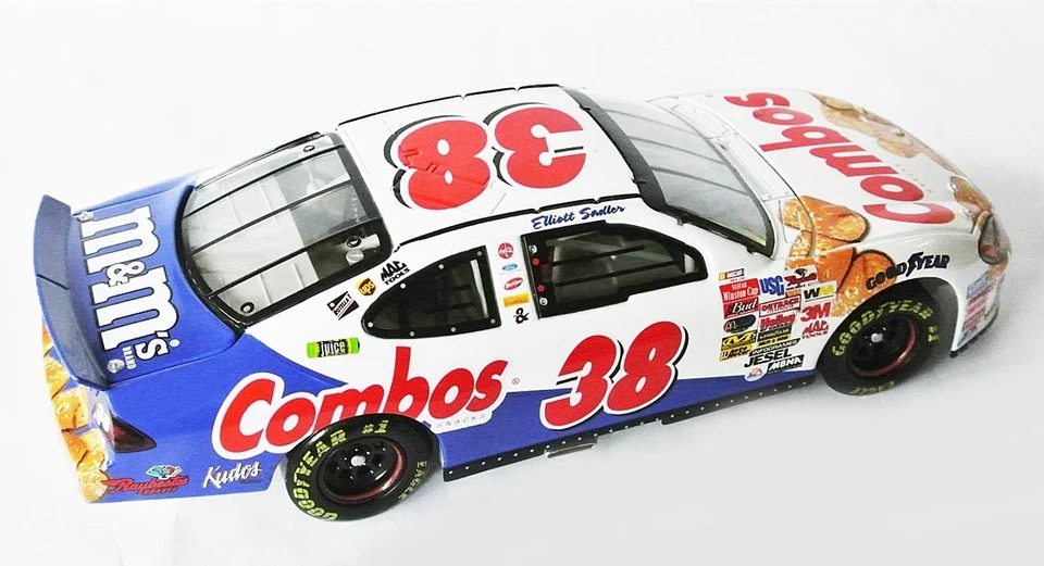Nascar 2003 Ford Taurus Stockcar #38 - Combos/M&M´s -  Elliott Sadler - 1:24 NEU - Bild 2 von 4