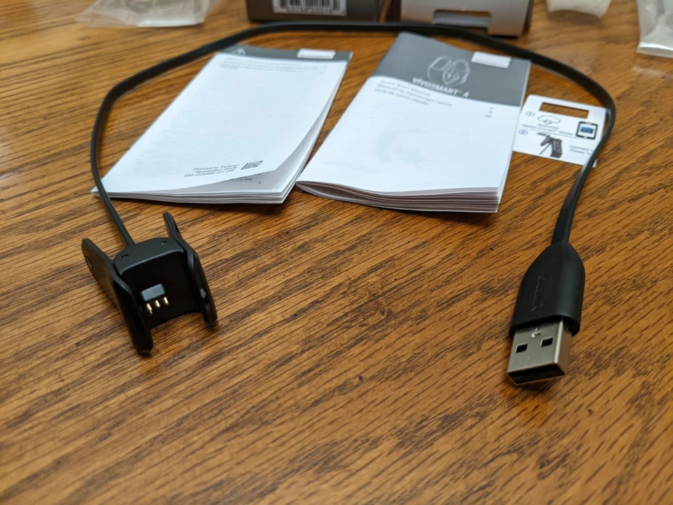 Garmin Viovsmart 4 embalaje original solamente: carga USB/clip de datos, caja, manual Foto 2 de 4