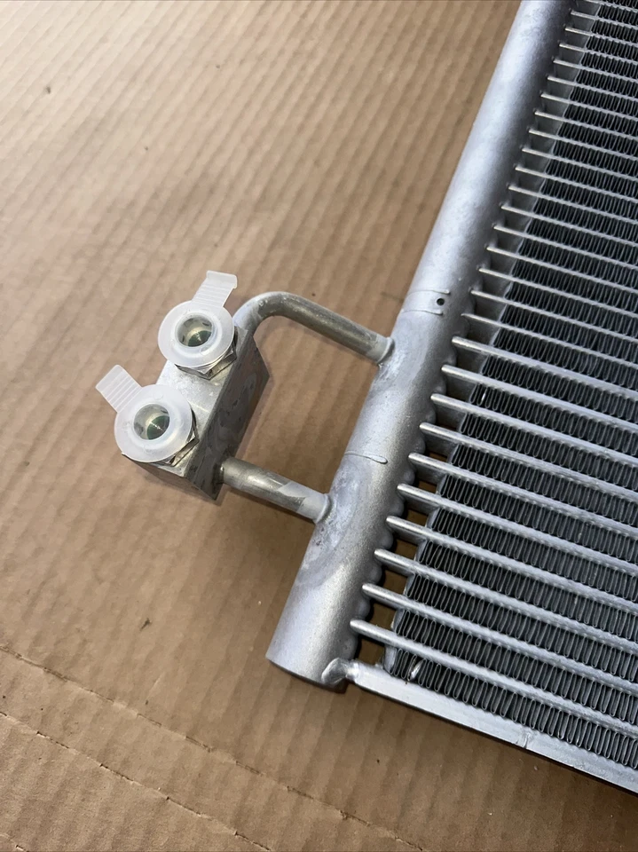 Производительный конденсатор радиатора кондиционера подходит для некоторых моделей Mercedes-Benz 2012-2018 годов выпуска - Изображение 2 из 4