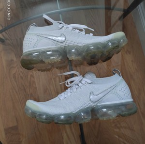 nike air vapormax flyknit 2 white vast grey