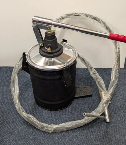 High Pressure Manual Grease Pump - Heavy Duty