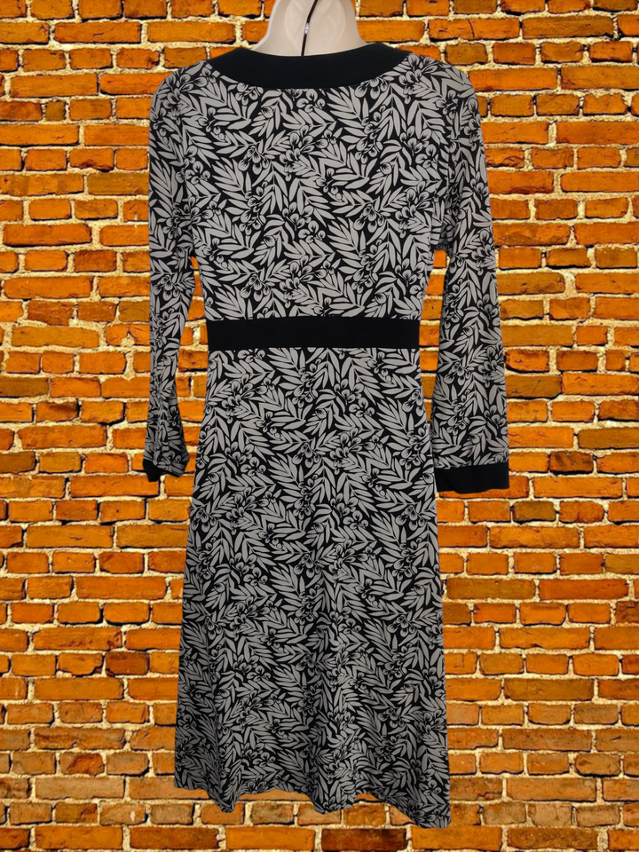 GAP MATERNITY UK MEDIUM M BLACK TAUPE MIX VNECK FIT & FLARE DRESS LONG