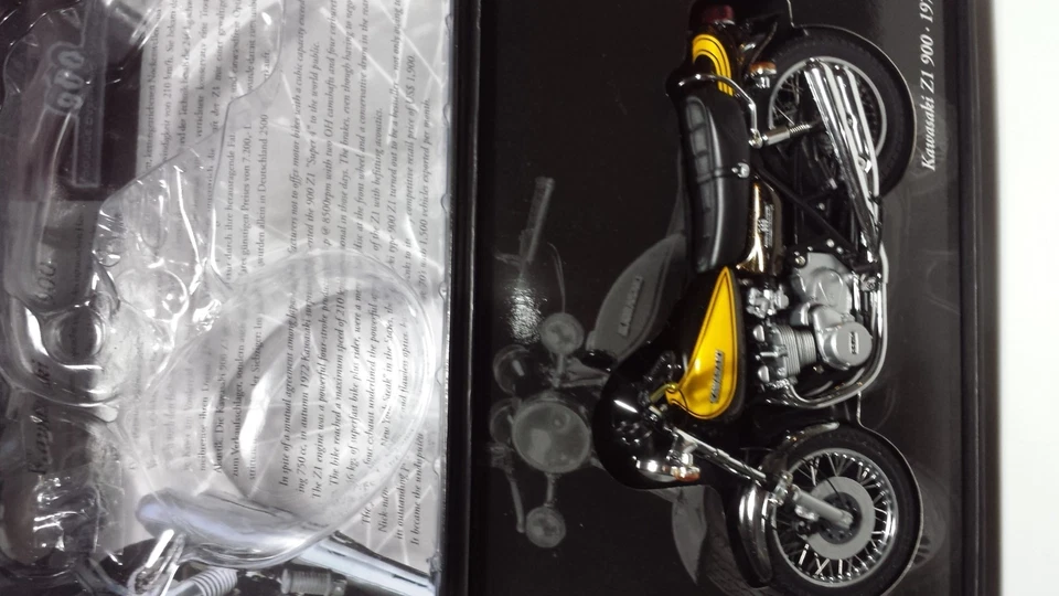 Kawasaki Z1 900. Minichamps 1/12 - image 4 of 4