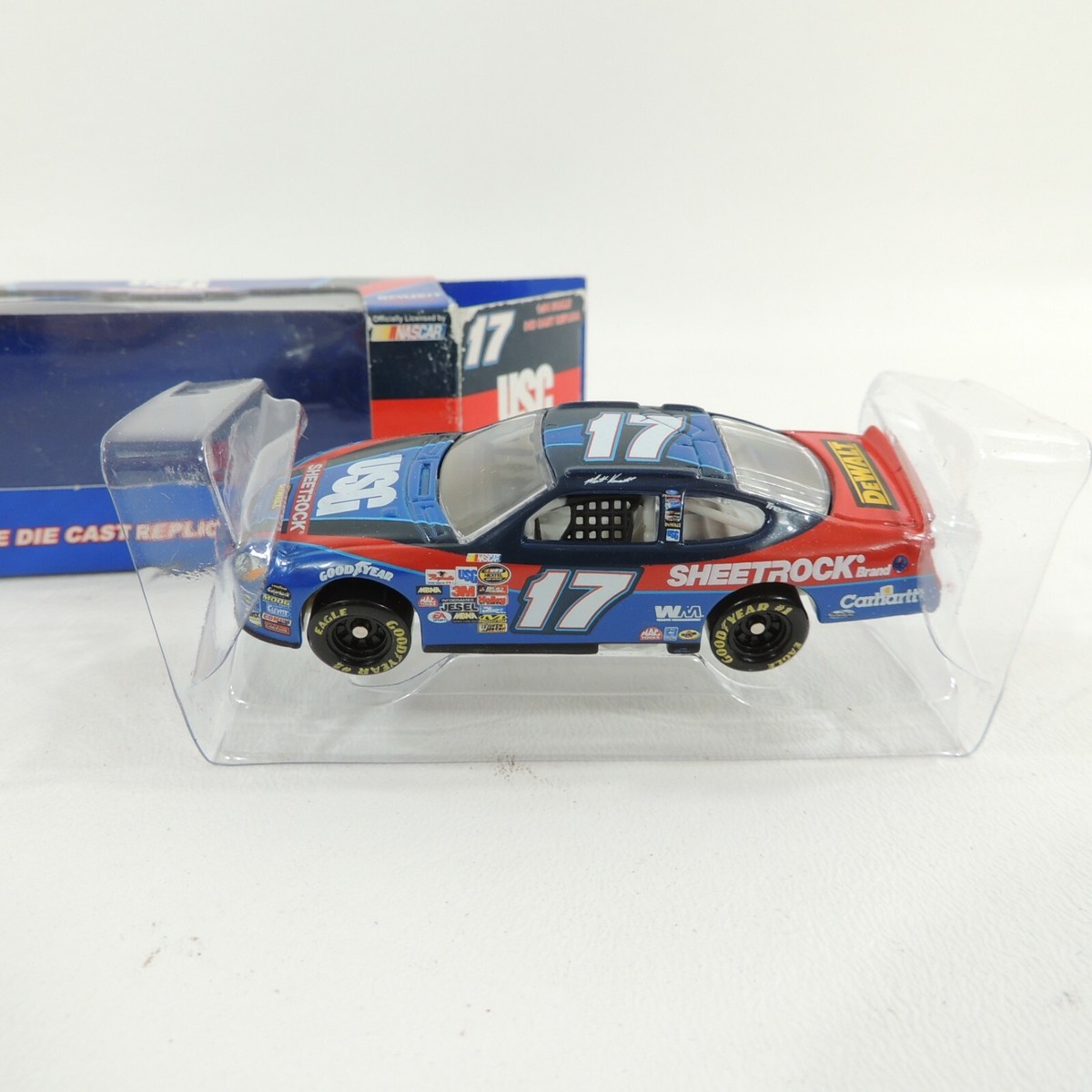 Nascar Matt Kenseth 17 Dewalt USG SHEETROCK 1:64 Die Cast Replica