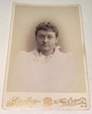 Manchester NH Photo Class of 1891 IDd Young Woman Helen Clark Cabinet Card US