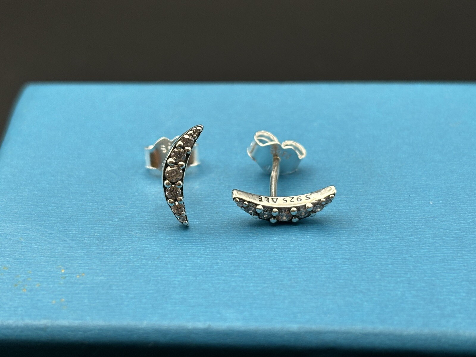 Nuevos Pendientes Pandora Genuinos Brillantes Luces Lunares Luna Circonita cúbica 297569CZ