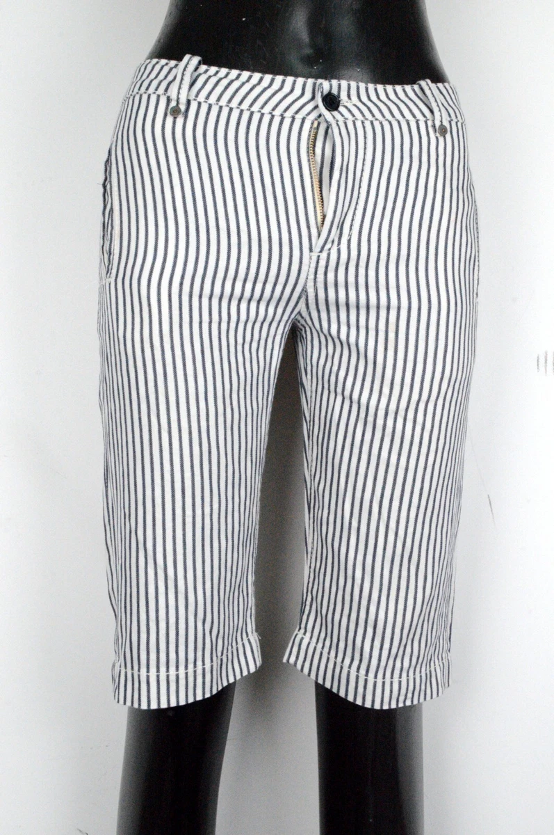 Bermuda court femme sale