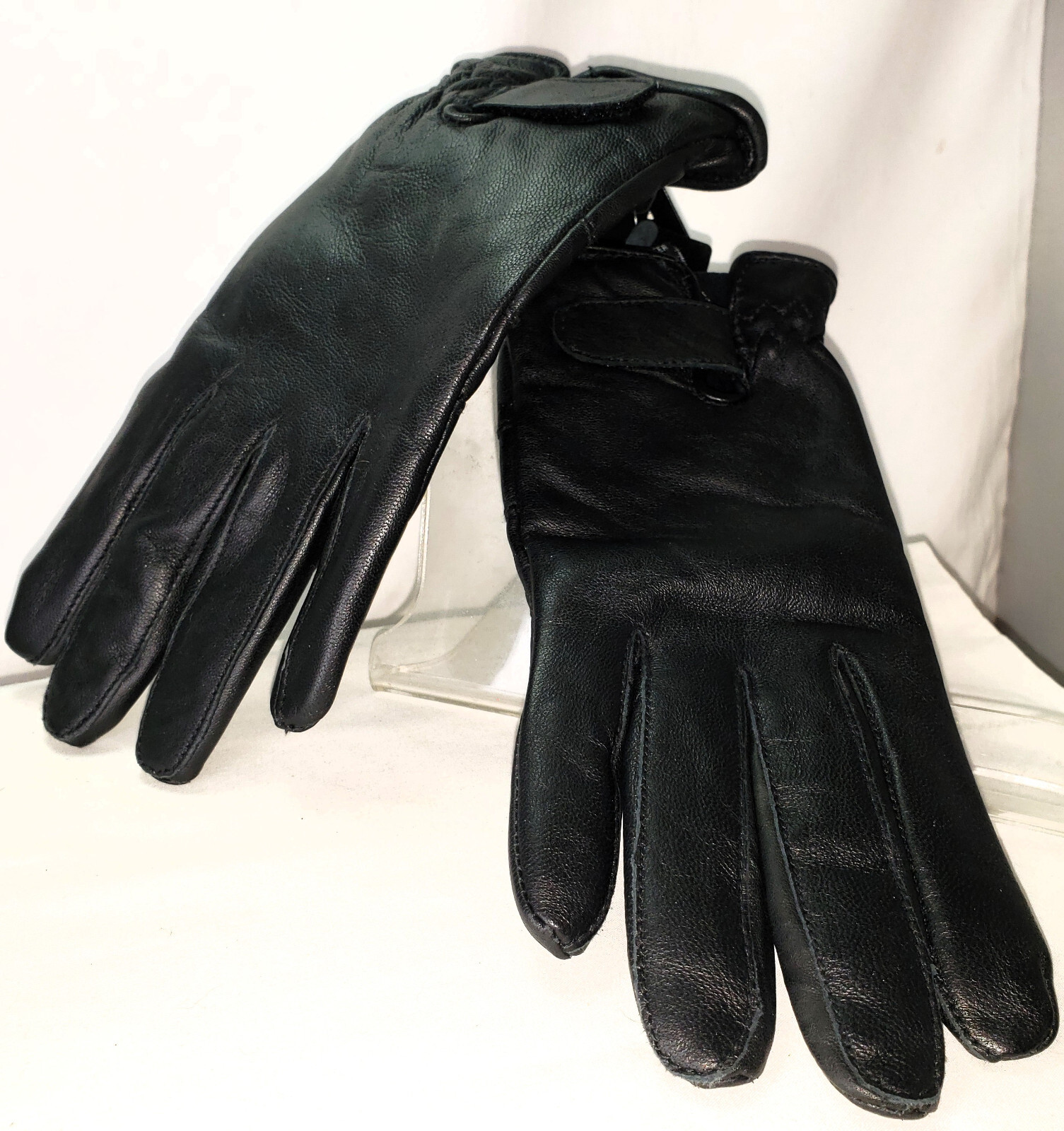 Women's Black Leather Gloves Lined in Warm Thinsulate Size Medium NEW+