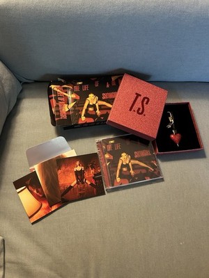 Taylor Swift The Life of A Showgirl: It's Frightening Deluxe CD Box New